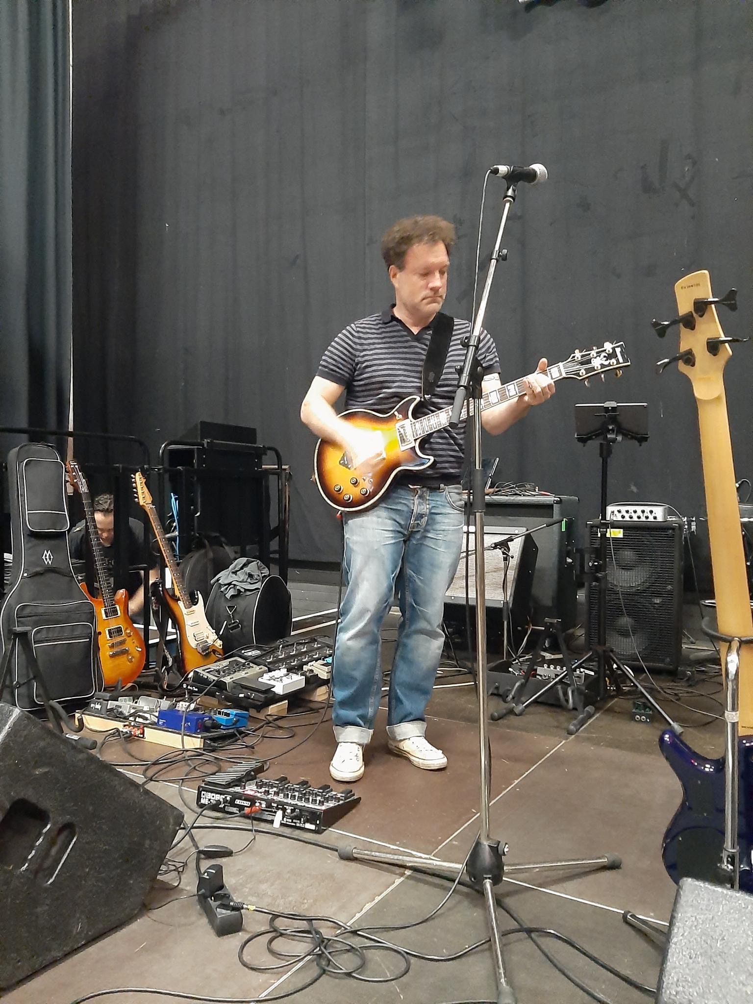 A.Noise live 14
